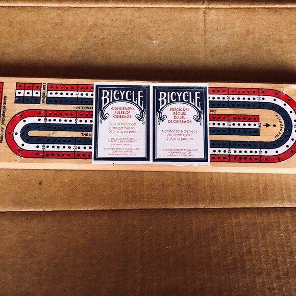 NIB Sealed BICYCLE 3-Track Wooden Cribbage Board Game 2-4 Players Holiday Gift - Picture 1 of 2